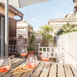Appartamento Penthouse With Terrace In The Heart Of, Roma